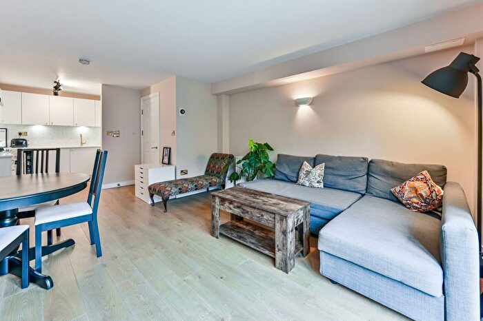 1 Bedroom Flat For Sale In Bill Hill, Clapton, Clapton, London, E5