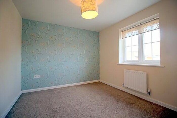 2 Bedroom Apartment To Rent In Westview Close, BN10