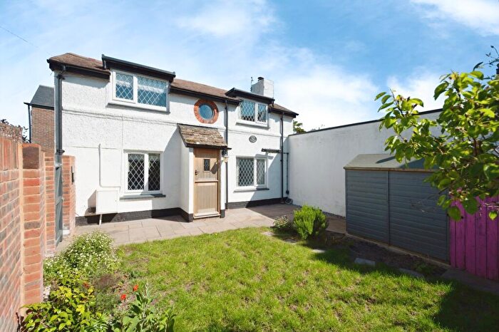 2 Bedroom Detached House For Sale In Station Road, Hayling Island, Hampshire, PO11