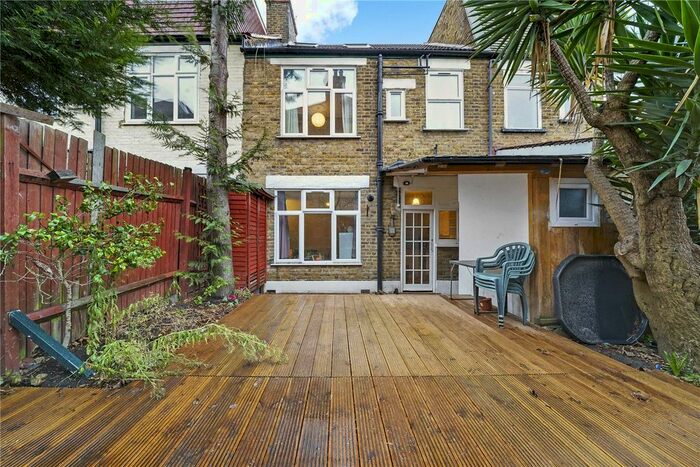 3 Bedroom Terraced House To Rent In Fishponds Road, Tooting, London, SW17