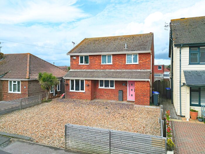 3 Bedroom Detached House For Sale In Brighton Road, Lancing, BN15