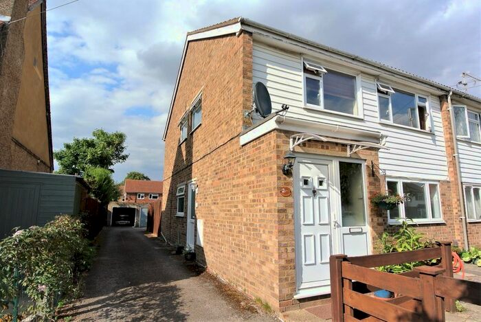 2 Bedroom Flat To Rent In Wolsey Road, Ashford, TW15