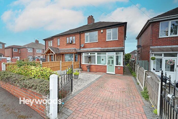3 Bedroom Semi-Detached House For Sale In Marsh Avenue, Newchapel, ST7