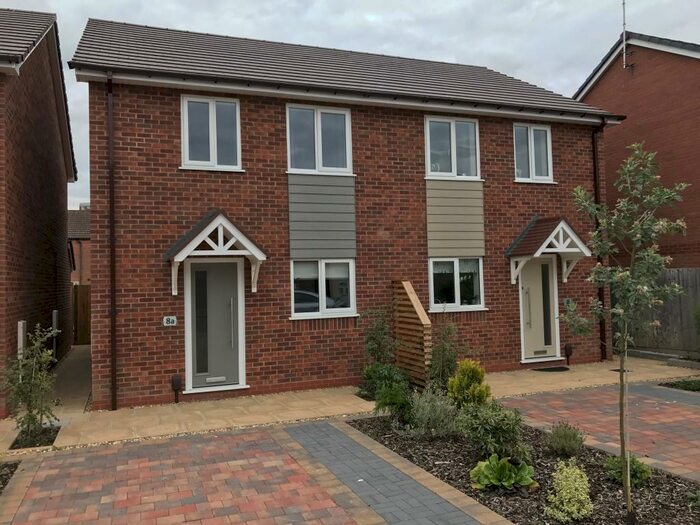 3 Bedroom Semi-Detached House To Rent In Broad Street, Kidderminster, DY10