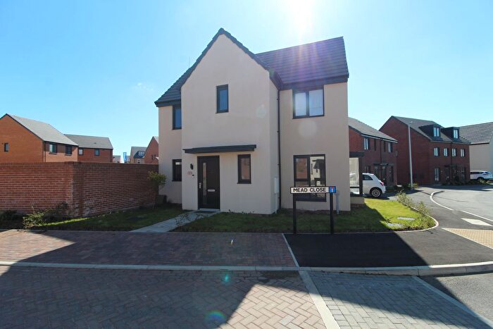 3 Bedroom Detached House To Rent In Mead Close, Kingswood, Hull, HU7