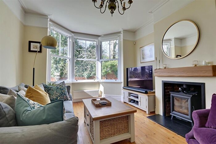 3 Bedroom Detached House For Sale In Drayton Lane, Portsmouth, PO6