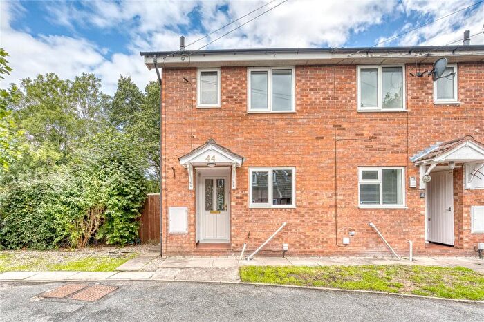 2 Bedroom End Of Terrace House For Sale In Beaconside Close, Stafford, Staffordshire, ST16