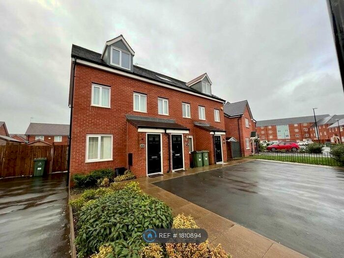 3 Bedroom Semi-Detached House To Rent In Owens Road, Coventry, CV6