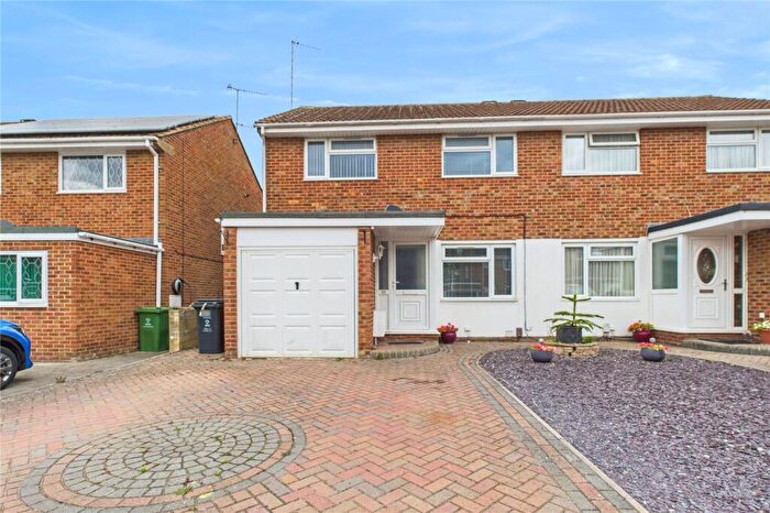 3 Bedroom Semi-Detached House For Sale In Tweed Close, Greenmeadow, Swindon, SN25