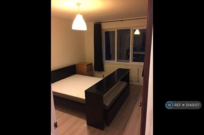 2 Bedroom Flat To Rent In Steep Hill, Croydon, CR0