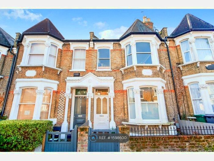 2 Bedroom Flat To Rent In North Finchley, London, N12