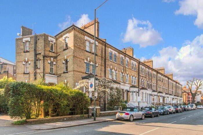 2 Bedroom Flat To Rent In St Margarets Road, Twickenham, TW1