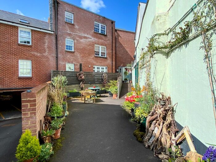 2 Bedroom Flat To Rent In Fisherton Street, Salisbury, SP2