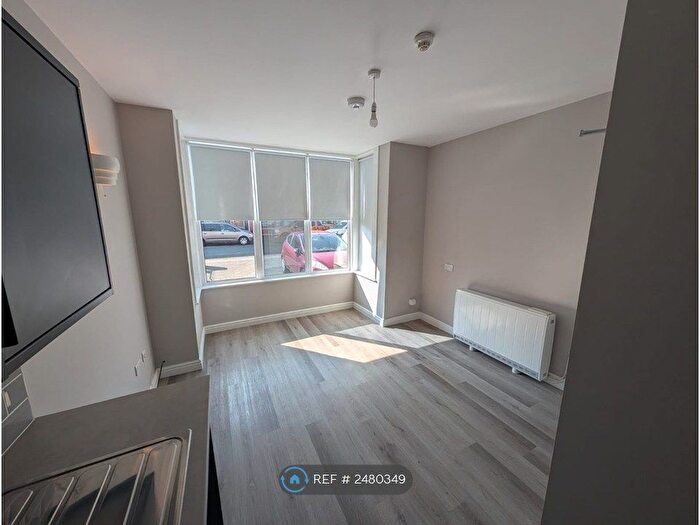 2 Bedroom Flat To Rent In Undercliff Road West, Felixstowe, IP11