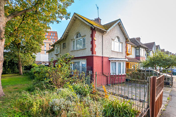 3 Bedroom End Of Terrace House For Sale In Bushey Road, Sutton, SM1
