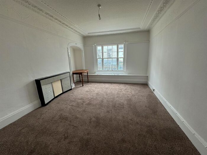 1 Bedroom Property To Rent In Fore Street, Cullompton, EX15