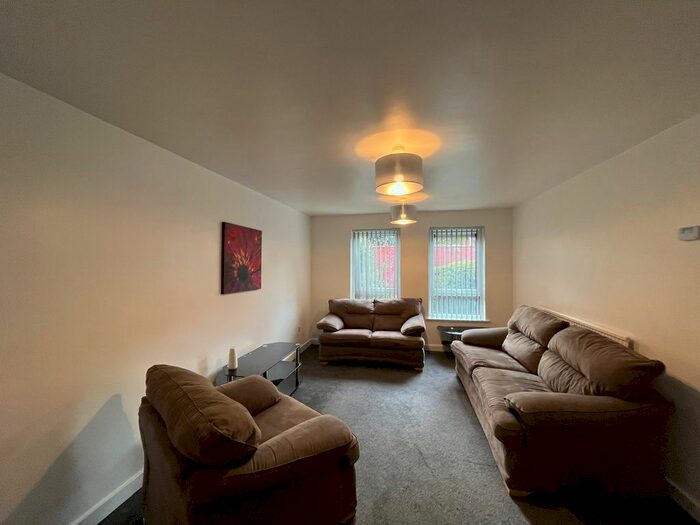 2 Bedroom Flat To Rent In Meadow Close, Edgbaston, Birmingham, B17