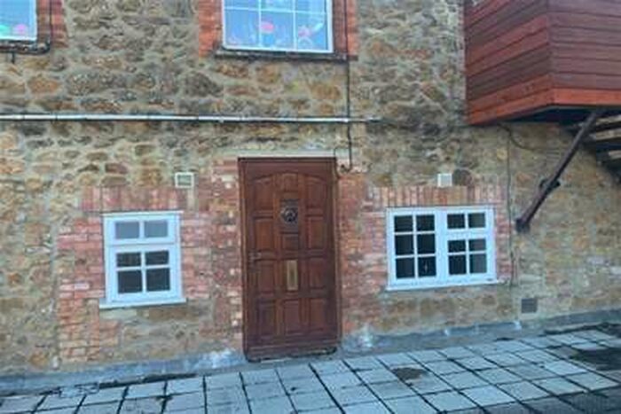 2 Bedroom Flat To Rent In Vine Street, Ilminster, TA19