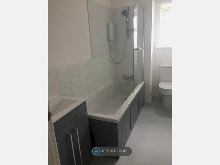 2 Bedroom Flat To Rent In Bridge Street, Normanton, WF6