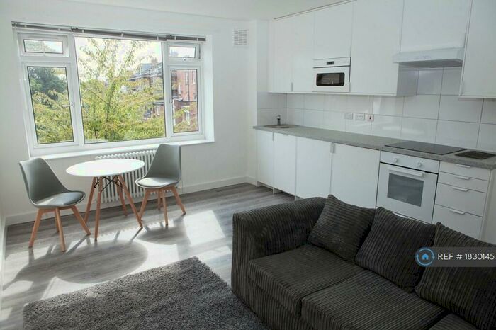 2 Bedroom Flat To Rent In Pamlion Court, London, N4