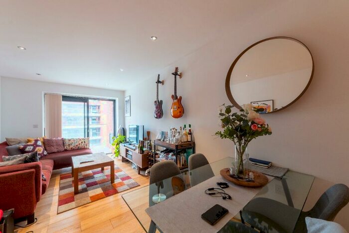 2 Bedroom Flat To Rent In Kingman Way, Racecourse, Newbury, RG14