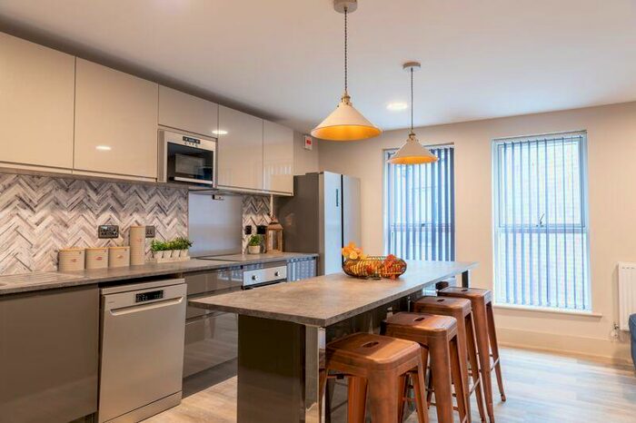 6 Bedroom Flat To Rent In Gloucester Road, Bristol, BS7