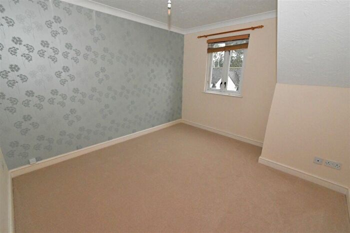 2 Bedroom Apartment To Rent In Melba Court, Writtle, CM1