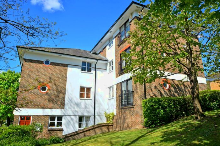 2 Bedroom Apartment To Rent In St Josephs Vale, Blackheath, London, SE3
