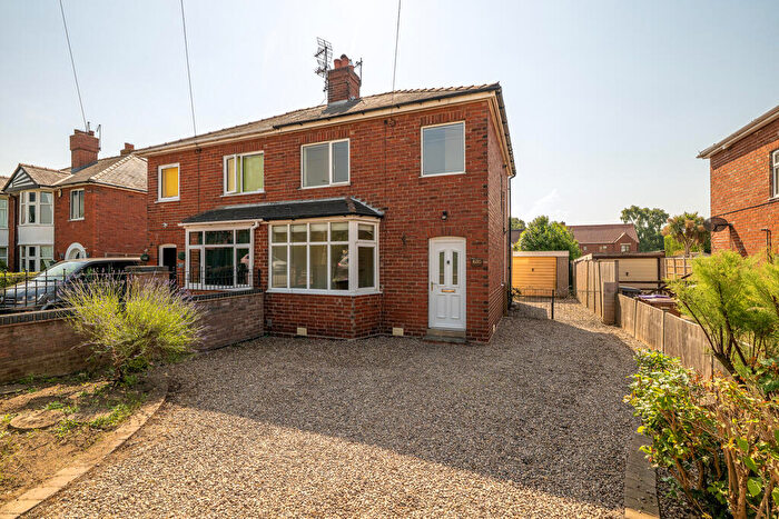 2 Bedroom Semi-Detached House For Sale In Newark Road, South Hykeham, Lincoln, Lincolnshire, LN6