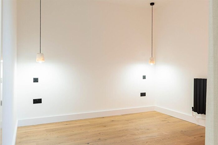 2 Bedroom Flat For Sale In Ellesmere Street, Manchester, M15