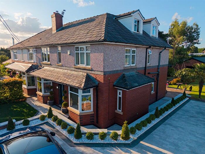 5 Bedroom Semi-Detached House For Sale In Bury Old Road, Ainsworth, Bolton, BL2