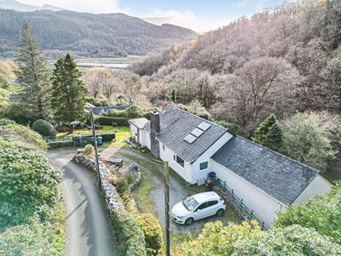 3 Bedroom Detached House For Sale In Nyth Bran, Tai Cynhaeaf, LL40