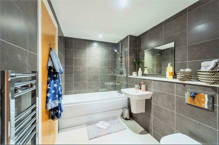 3 Bedroom Apartment To Rent In The Forge Newcastle Upon Tyne, NE1