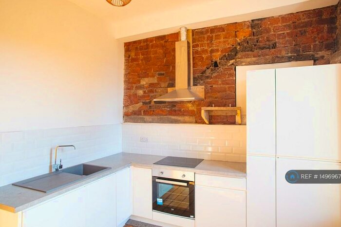 4 Bedroom Flat To Rent In Walker Street, Paisley, PA1