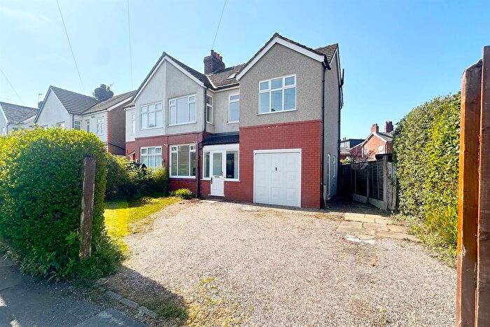 3 Bedroom Semi Detached House For Sale In Brookside Avenue, Poynton, SK12