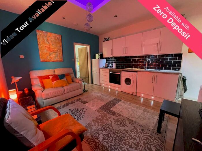 2 Bedroom Flat To Rent In Wimborne Road, Bournemouth, BH3