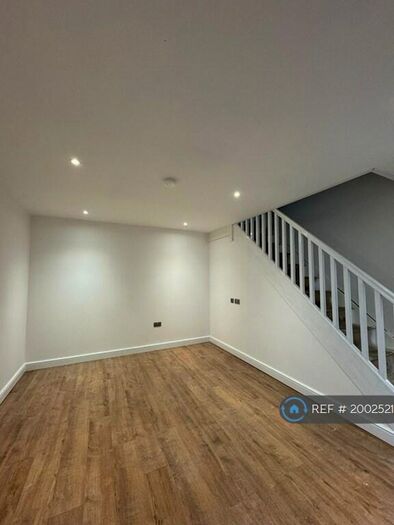 3 Bedroom Terraced House To Rent In Arundel Street, Mossley, Ashton-Under-Lyne, OL5