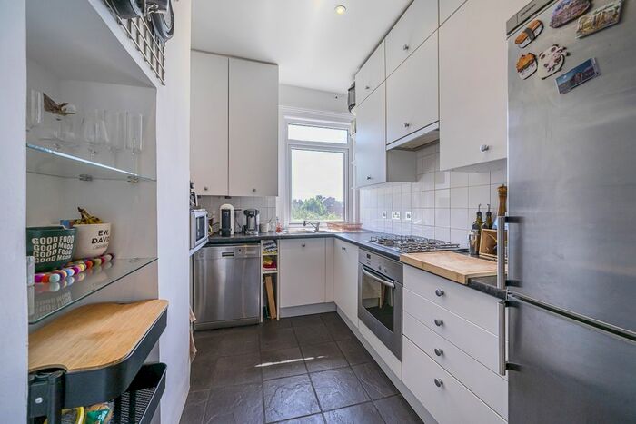 2 Bedroom Flat To Rent In Buckley Road, London, NW6