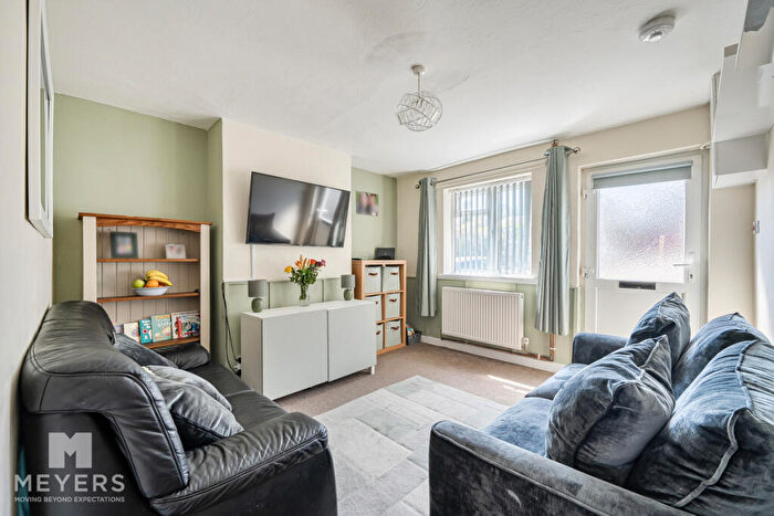 2 Bedroom End Of Terrace House For Sale In New Street, Wareham, BH20 - Photo 2