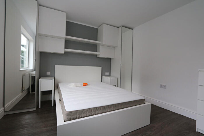 4 Bedroom Semi-Detached House To Rent In Clifford Bridge Road, Coventry, West Midlands, CV3