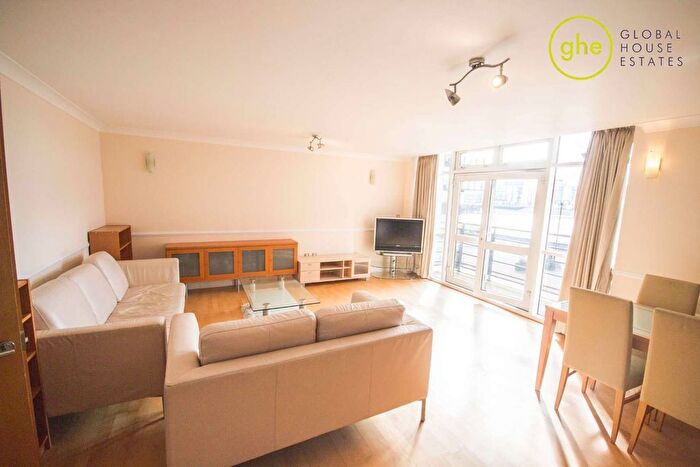 2 Bedroom Flat To Rent In Langbourne Place, Isle Of Dogs, London, E14