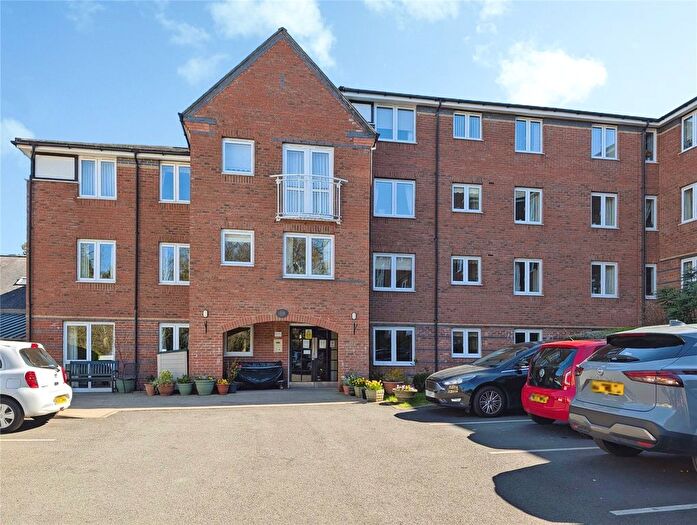 2 Bedroom Flat For Sale In Chase Court, Whickham, NE16