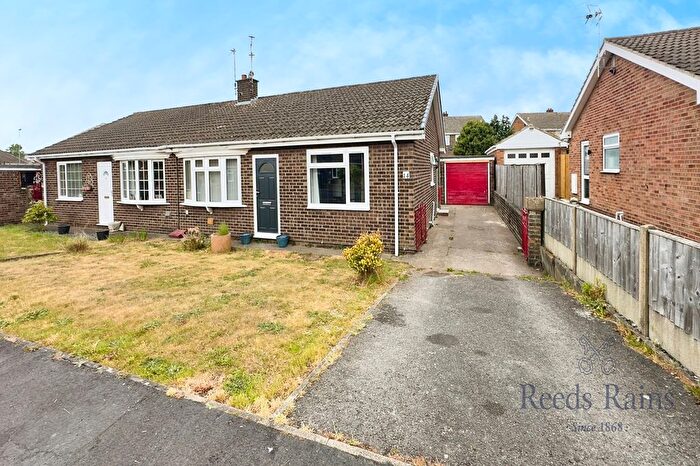 2 Bedroom Bungalow For Sale In Croft Road, Camblesforth, Selby, North Yorkshire, YO8