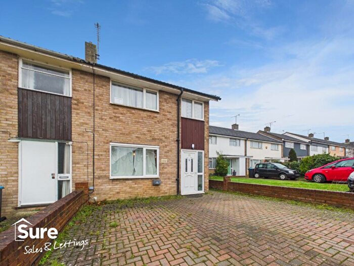 3 Bedroom End Of Terrace House To Rent In Raybarn Road, Hemel Hempstead, Hertfordshire, HP1