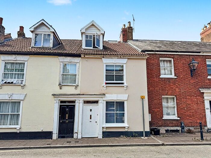 3 Bedroom Terraced House For Sale In Castle Street, Tiverton, EX16