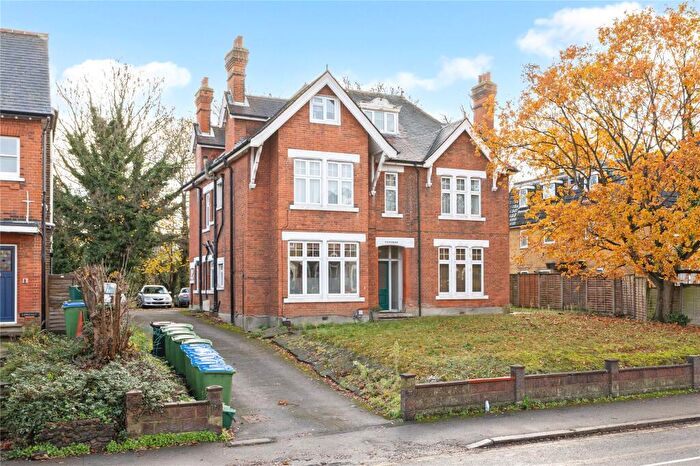 1 Bedroom Flat To Rent In Portsmouth Road, Thames Ditton, Surrey, KT7