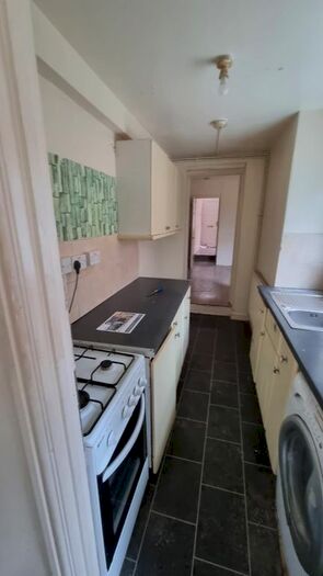 3 Bedroom Terraced House To Rent In North Street, Luton, LU2