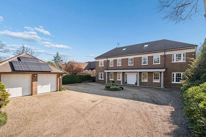 6 Bedroom Detached House For Sale In Marshals Drive, St. Albans, AL1