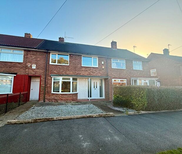 3 Bedroom Terraced House For Sale In Amethyst Road, Hull, Yorkshire, HU9