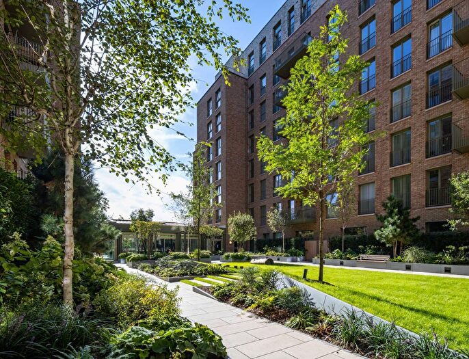 2 Bedroom Flat For Sale In Brent Cross Town, Brent Cross, NW2